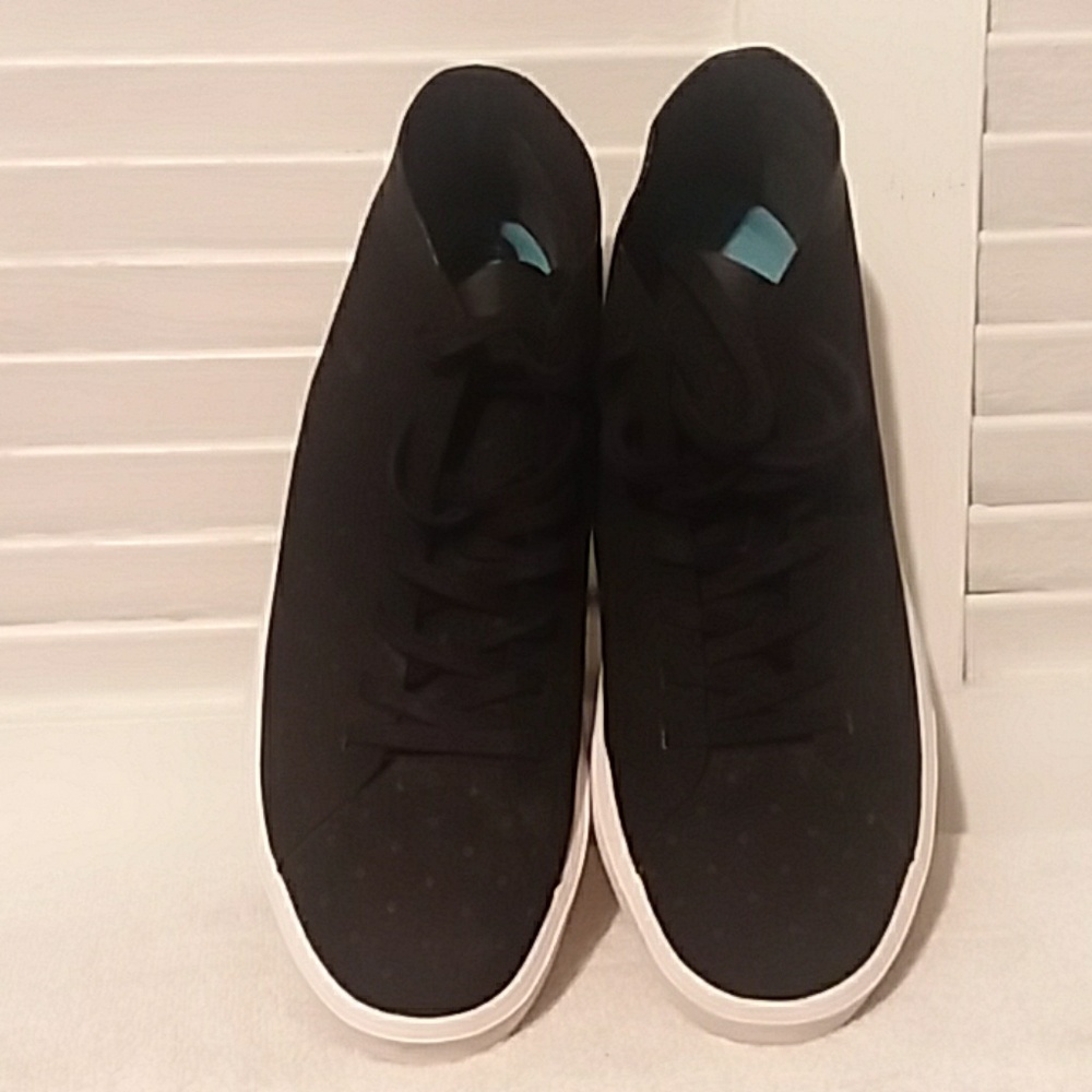 NATIVE Shoes - Picture 5 of 6